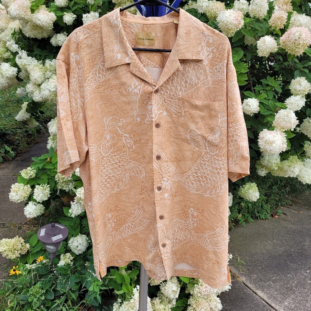 Tommy Bahama Silk Light Coral Fish Motif Button Front Shirt size Large